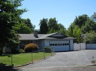 1105 Omaha Dr, Grants Pass, OR 97527