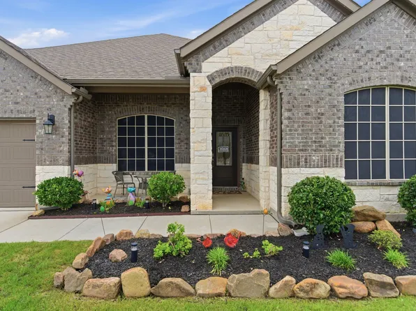 2900 Faro Rd, Aubrey, TX 76227