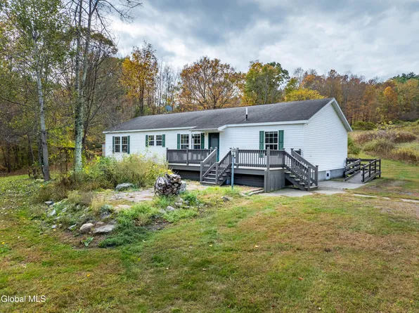 667 Ash Grove Road, Cambridge, NY 12816