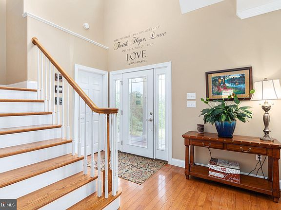 4th image of 220 Highgate Dr