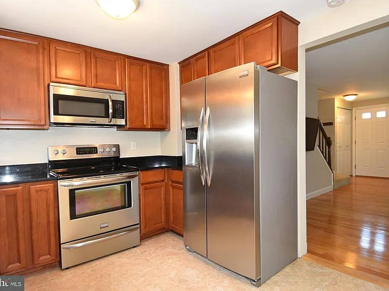 27 Marian Ct — Photo 5