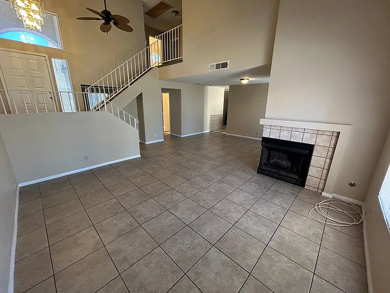 2806 Rungsted St — Photo 4