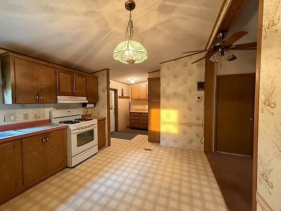 5th image of 54223 Garrett Rd