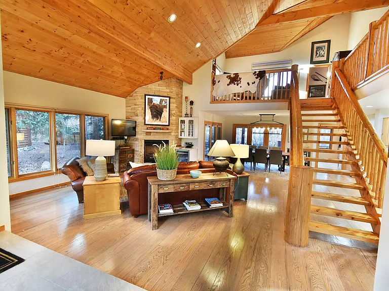 97 Sunset Dr — Photo 4