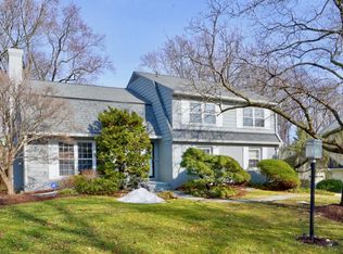 11509 Farmland Dr, Rockville, MD 20852