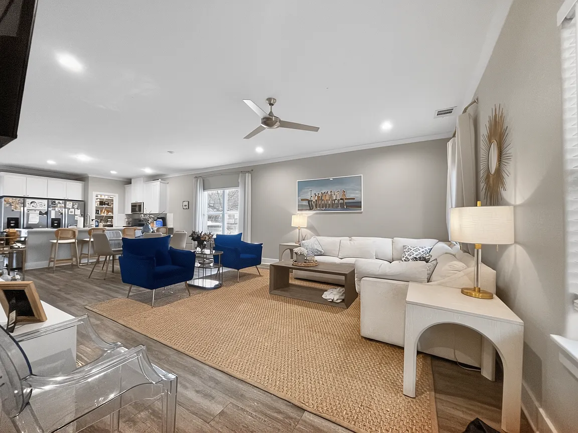 7 bed, 6.5 bath, 2643 sqft, $8,260 — Photo 4