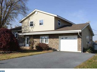 5 Maywood Ave, Sinking Spring, PA 19608