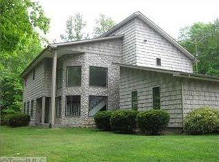 7562 Hampton Rd, Clemmons, NC 27012