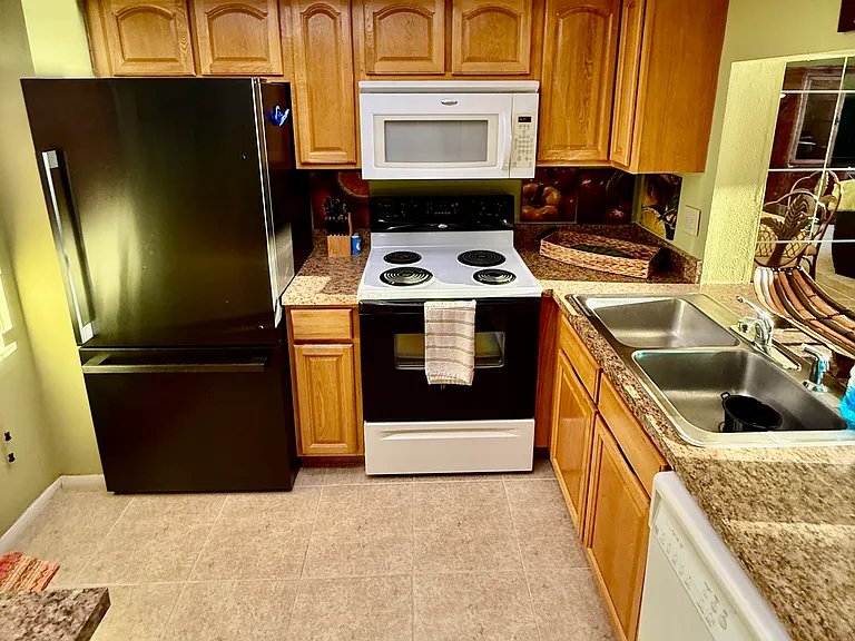 2131 Lakeview Dr #606 — Photo 7