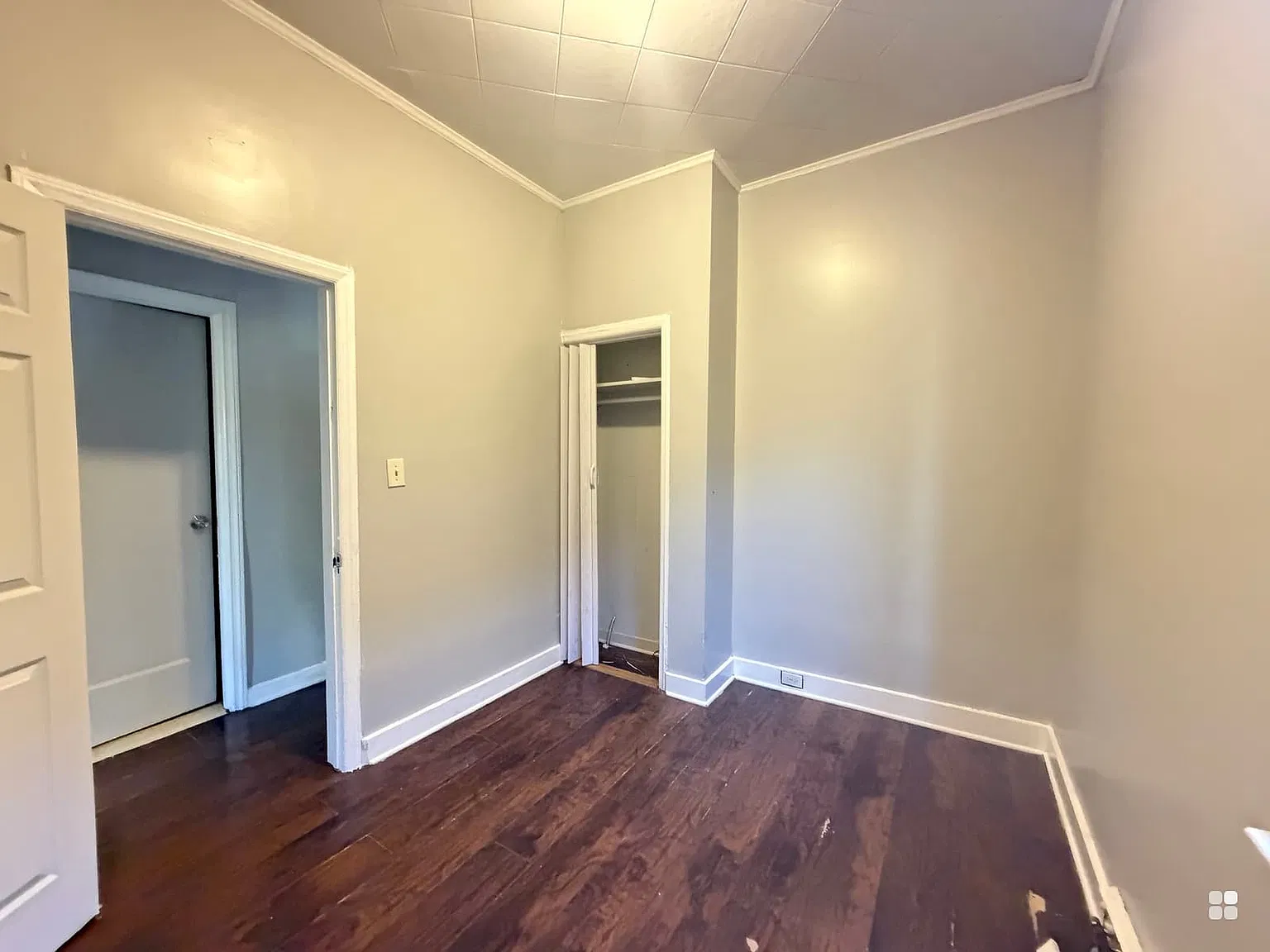 3 bed, 1000 sqft, $2,500 — Photo 3