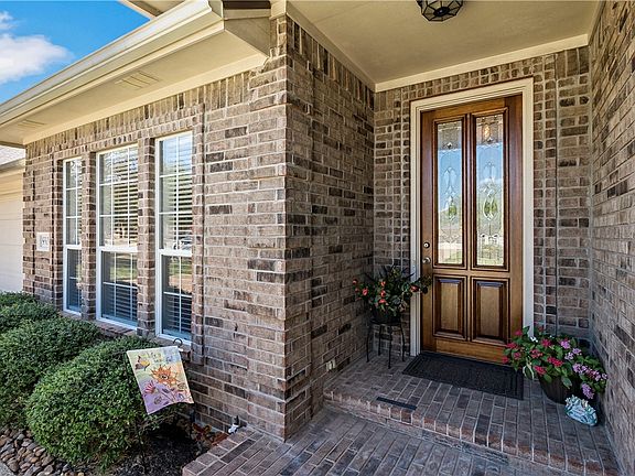3rd image of 9304 Chadwick Ln
