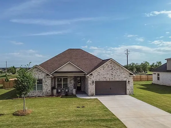 202 Farmland Cir, Perry, GA 31069