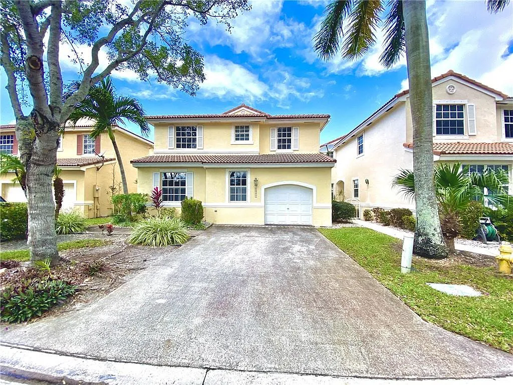 3 bed, 2.5 bath, 1961 sqft, $3,250 — Photo 1