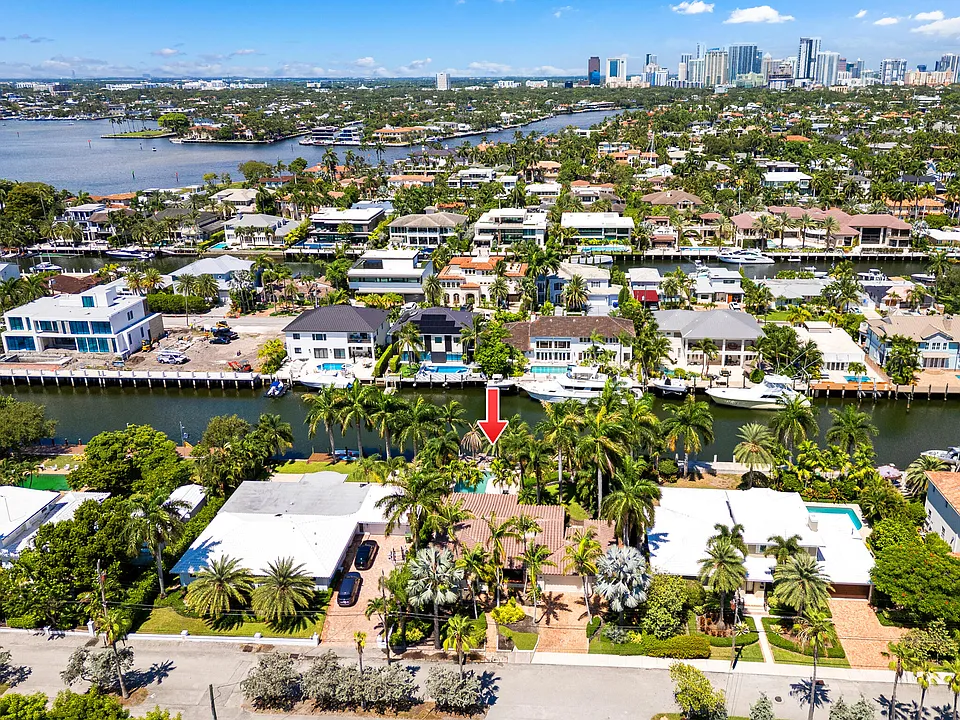 627 Solar Isle Dr