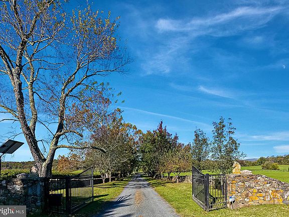 2nd image of 1610 Delaplane Grade Rd