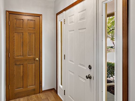 2nd image of 2527 E Hunter Dr #2527