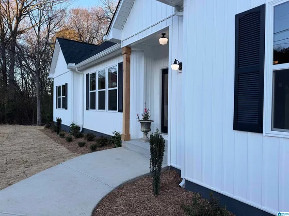 190 3rd St, Helena, AL 35080