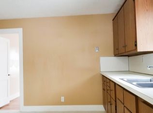 18 Cornell St, Manchester, CT 06040