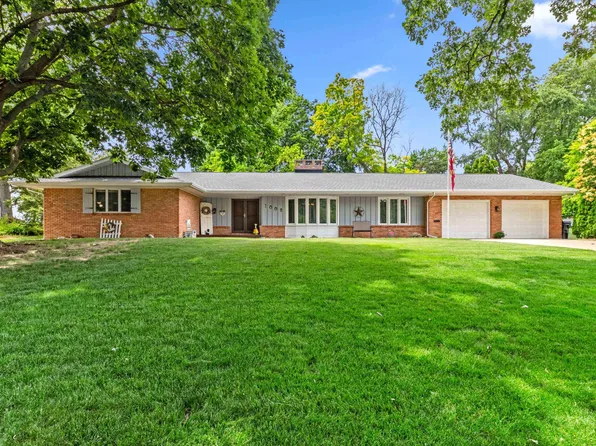1008 Kingsbury Rd, Washington, IL 61571