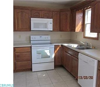 3rd image of 1950 Meadow Creek Dr