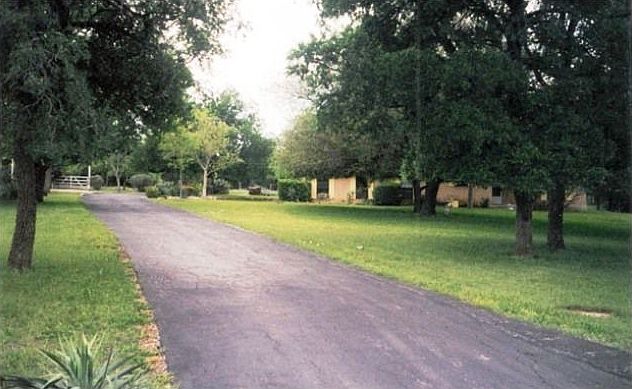 1st image of 611 Shady Hollow Dr