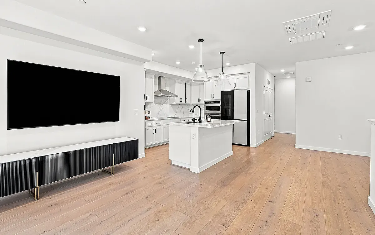 3 bed, 2.5 bath, 1536 sqft, $5,500 — Photo 4