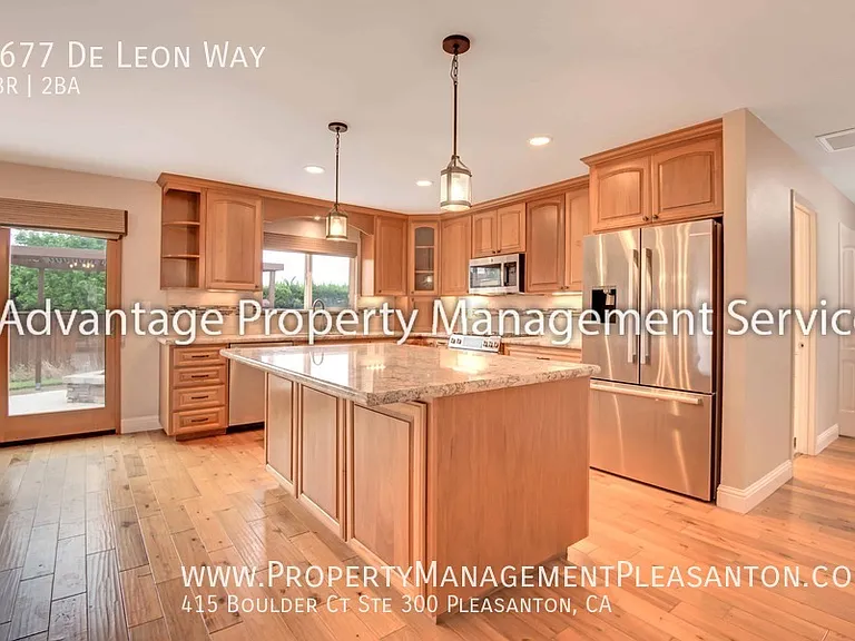 1677 De Leon Way — Photo 5