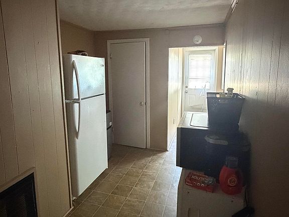 3rd image of 1351 College St #5
