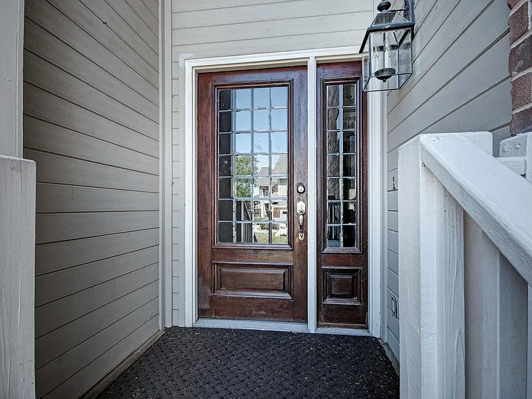 Charleston Cir — Photo 24