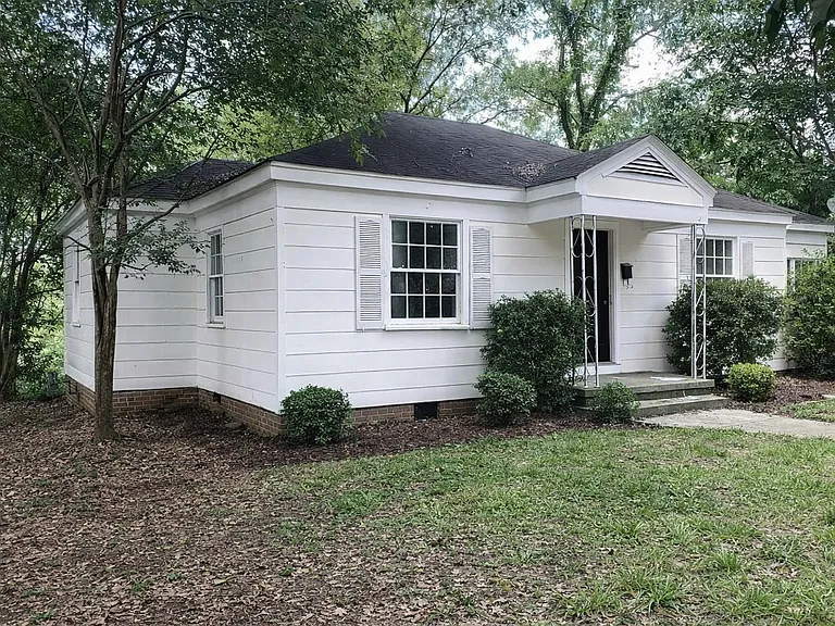258 Woody Dr — Photo 2