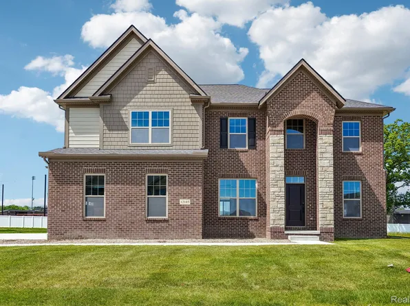 12185 Moore Ln, Washington, MI 48094