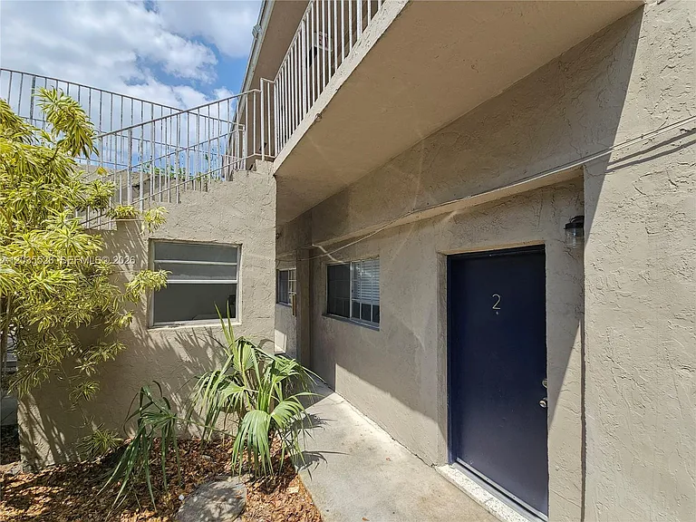 6601 SW 10th St #2 — Photo 11