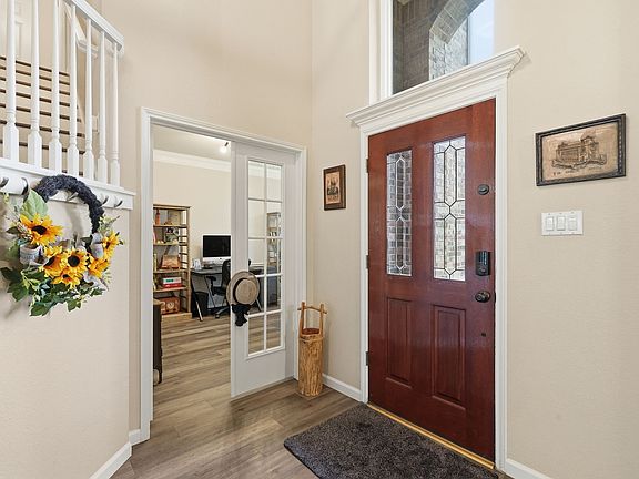 3rd image of 1616 Suncrest Dr