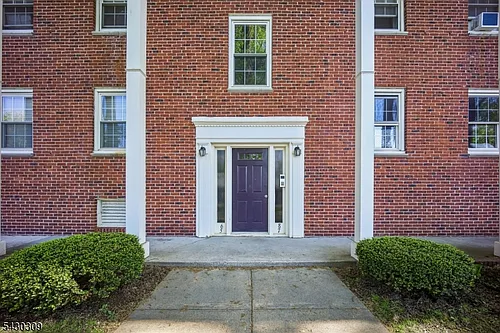 390 Morris Ave Photo 1