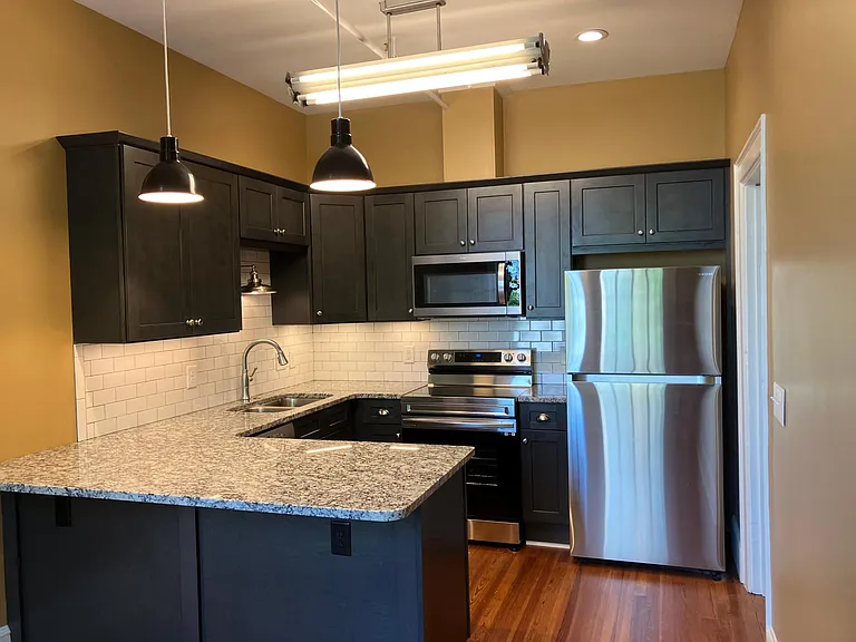 212 S Center St #203 — Photo 6