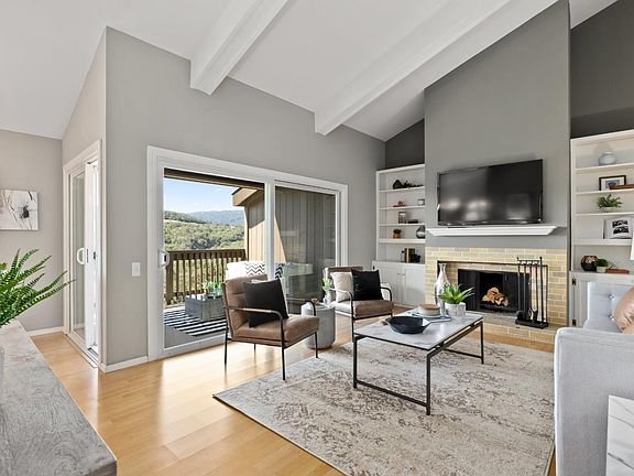 2nd image of 3374 La Mesa Dr APT 15