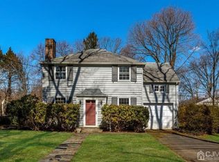 4 Manor Pl, East Brunswick, NJ 08816