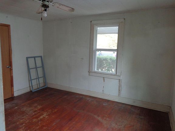5th image of 1147 Woodland Ave