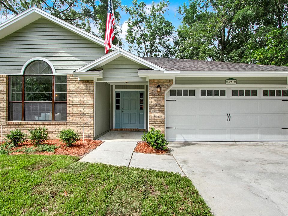 1st image of 621 Remington Forest Dr