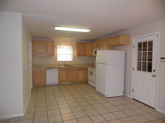 4th image of 1509 Paula Dr