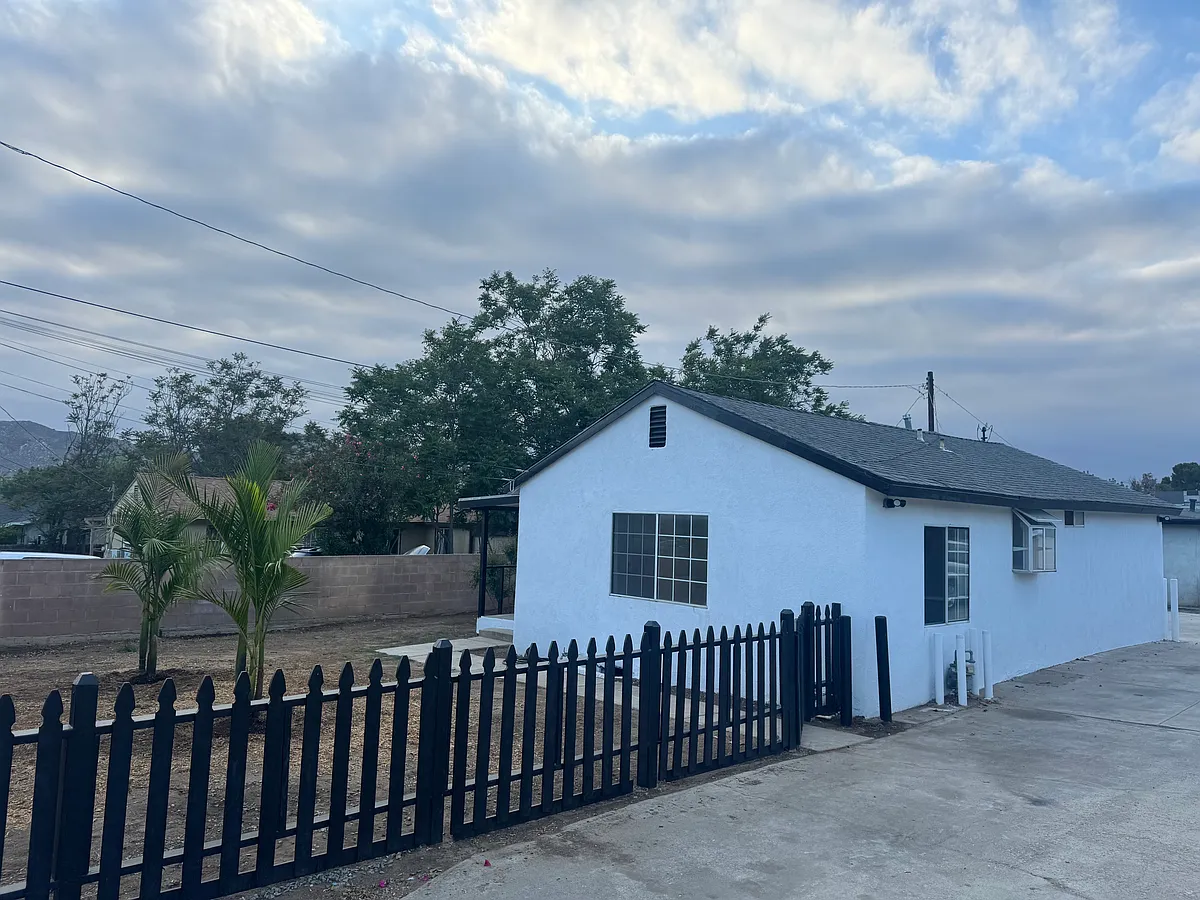 Building Photo - 10543 Campbell Ave #1