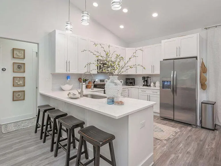 150 E Hibiscus Ave — Photo 12
