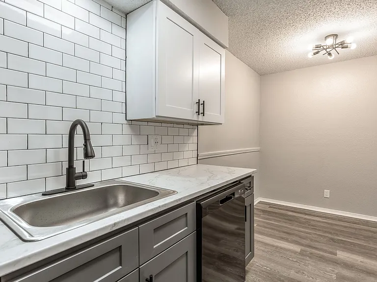 Union Point Apartments — Photo 13