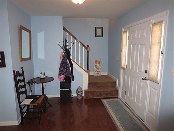 5th image of 328 Providence Dr