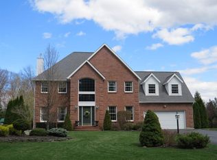 14 Siena Dr, Halfmoon, NY 12065