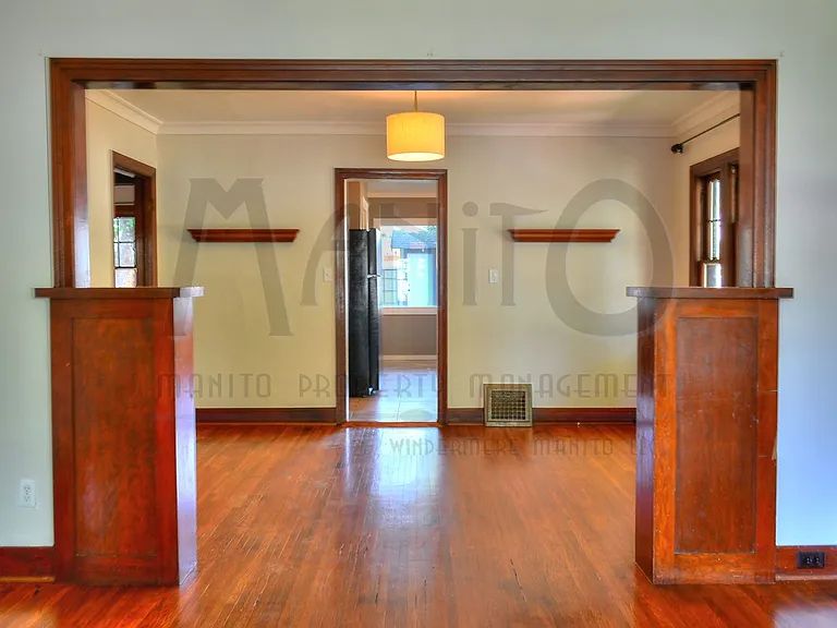 1604 E 11th Ave — Photo 9