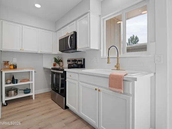 1349 El Dorado Dr APT F, Gardnerville, NV 89410