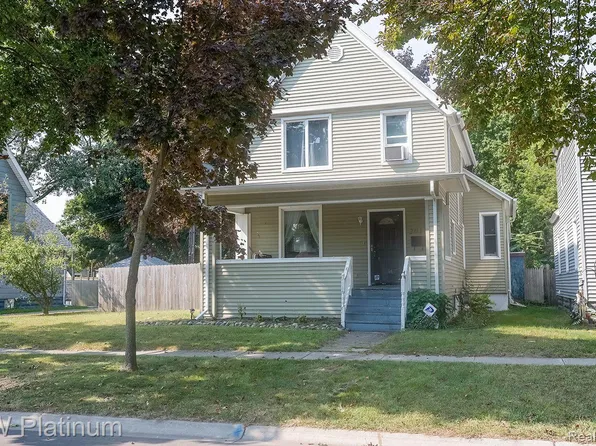 2015 7th St, Port Huron, MI 48060