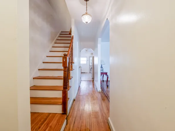 3617 Laconia Avenue image 5 of 46