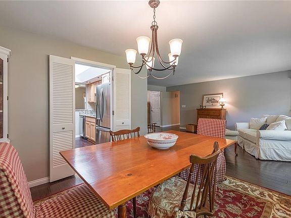 5th image of 1615 Langdon Dr